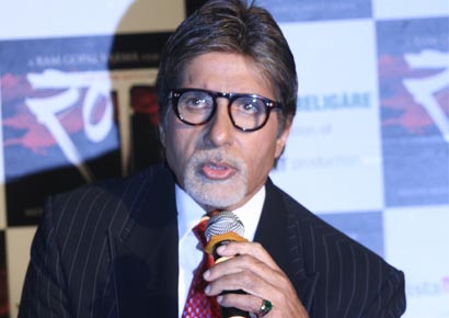 Big B calls 'Jab Tak Hai Jaan' Shah Rukh's best since 'Swades'